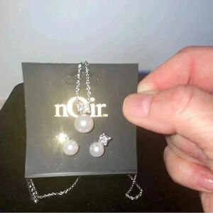 Noir faux Pearl and CZ neckl and stud earrings set